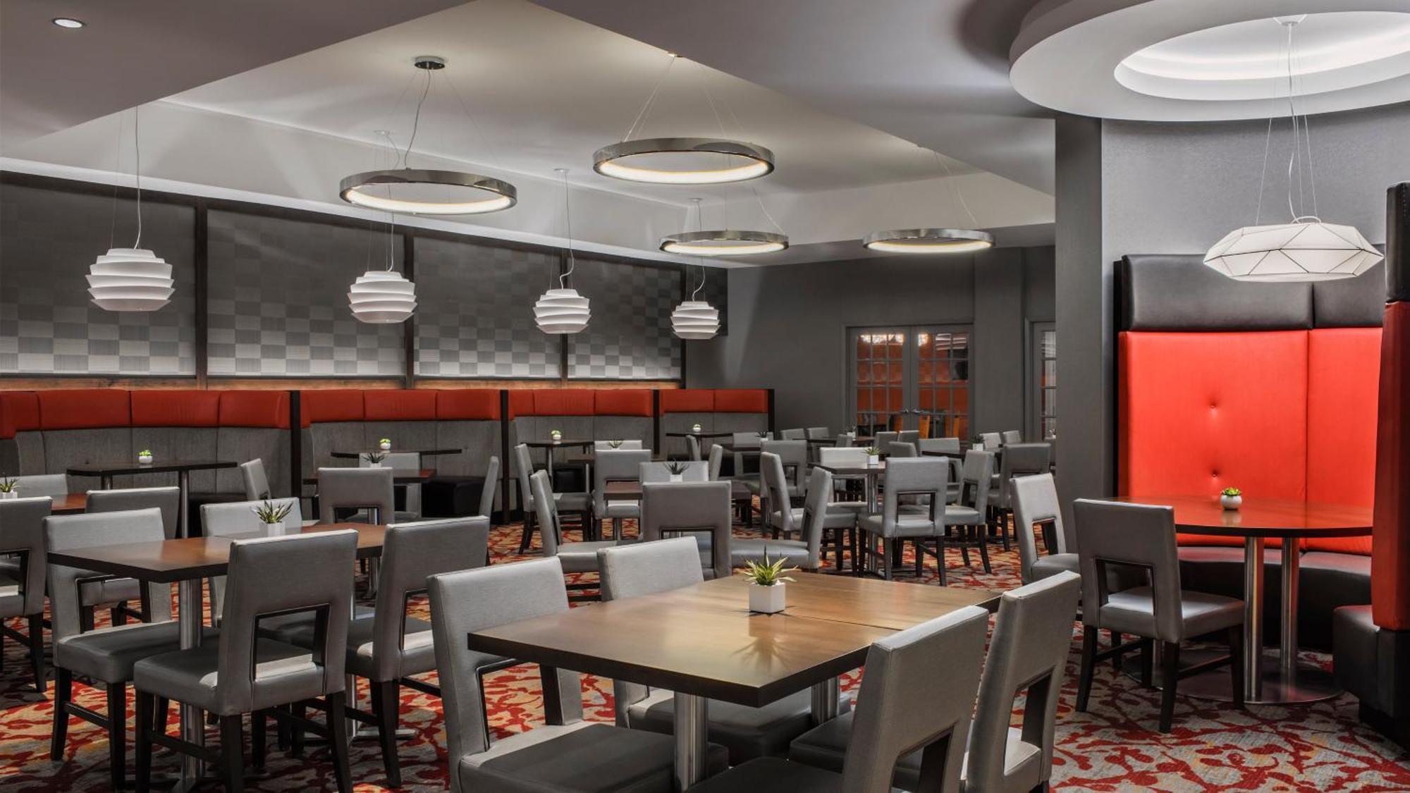 Holiday Inn Winnipeg-South By Ihg Exterior photo